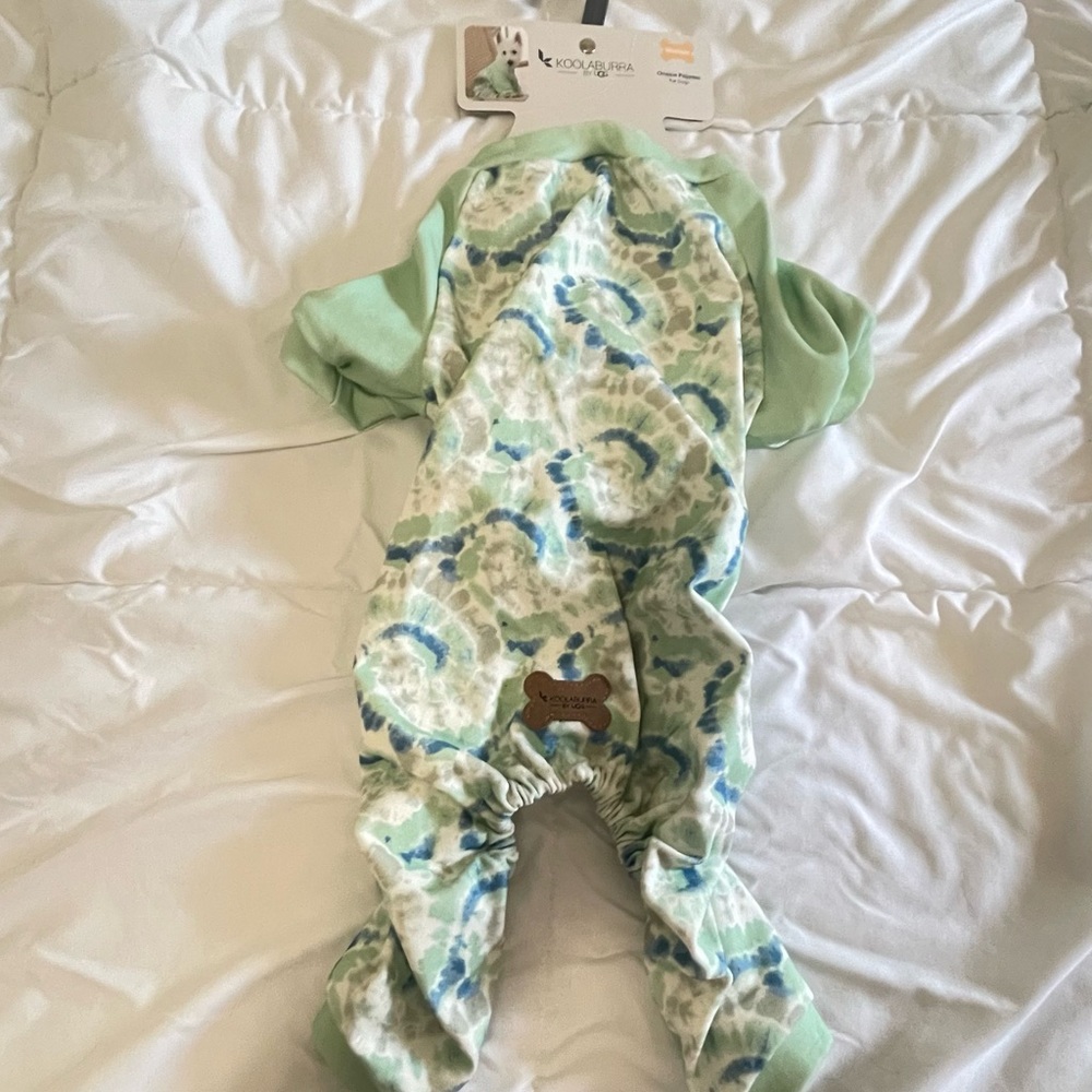 NWT Koolaburra by UGG Pet One Piece PJ
MEDIUM, Aqua